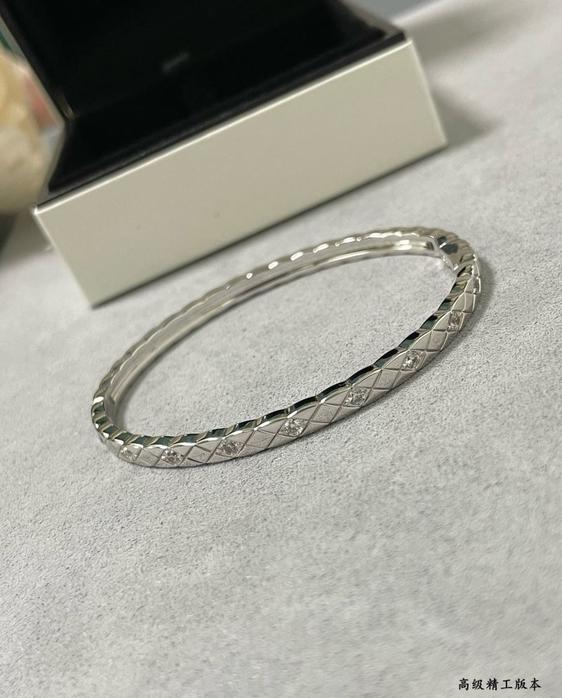 Ch**el bracelets